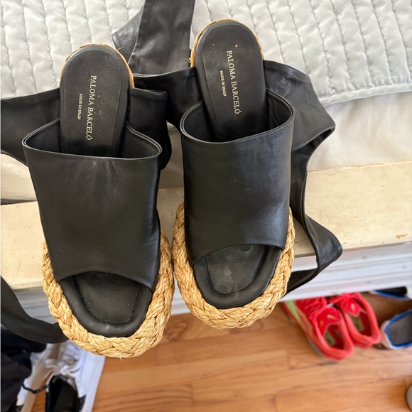 Paloma Barcelo Black and Tan Heels - Picture 1 of 3